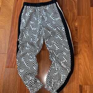 Silky Geo- Print Joggers with pockets